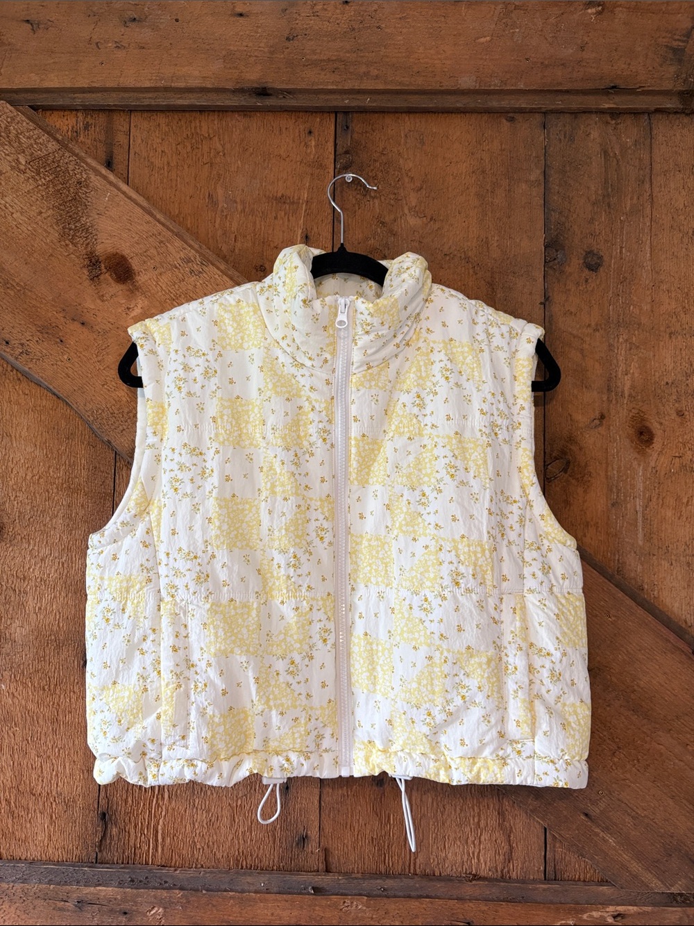 Thread & Supply White Yellow Quilted Floral Sleeveless Vest S J1995CPWTJ